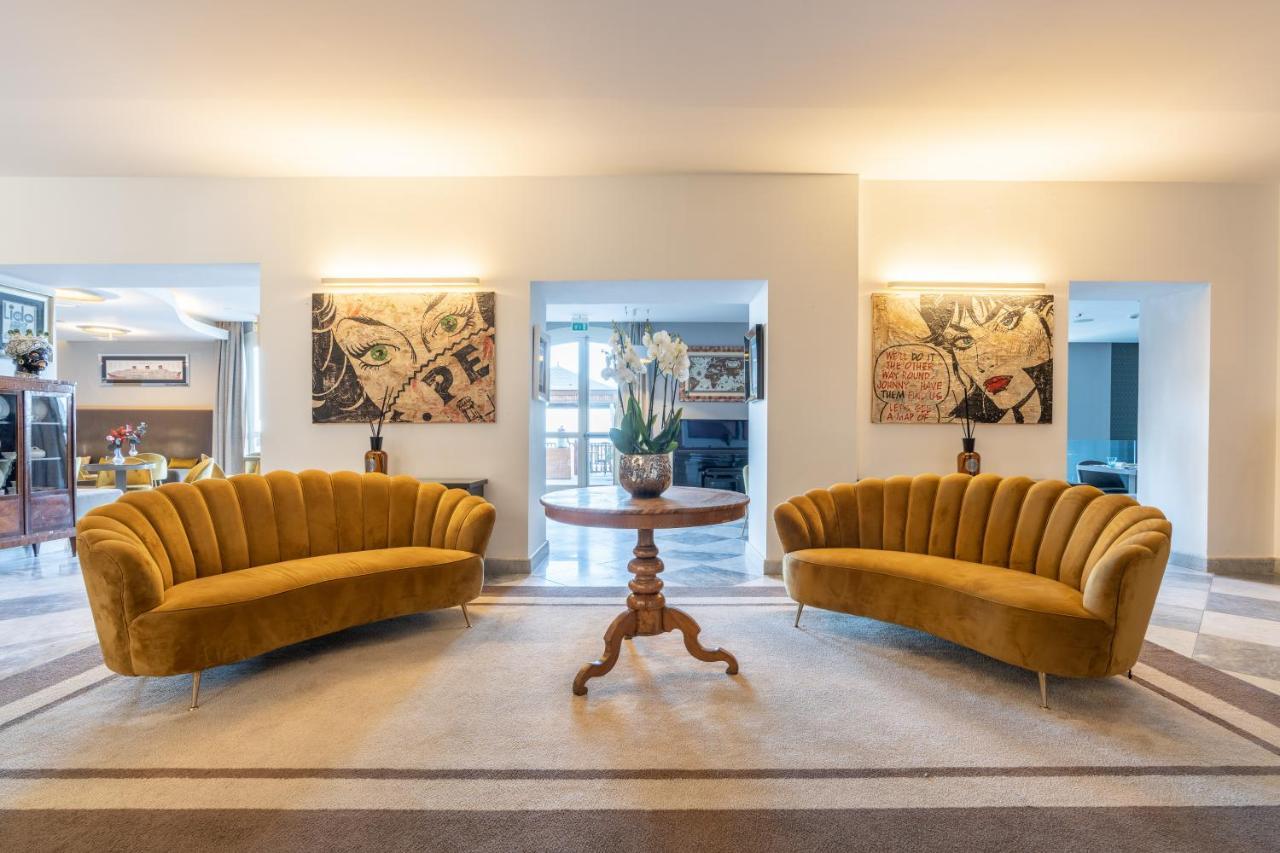 Grand & - The Leading Of The World 5*