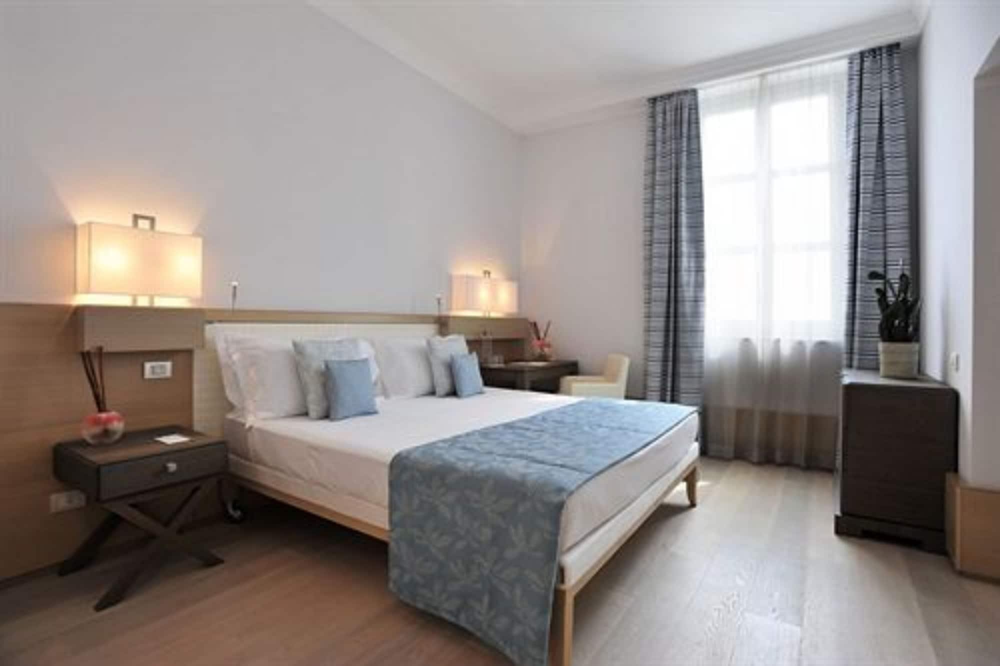 Grand & - The Leading Of The World Hotel 5*