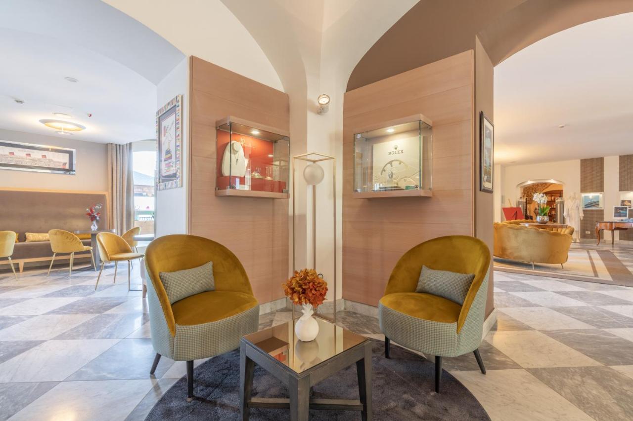 Grand & - The Leading Of The World Alassio